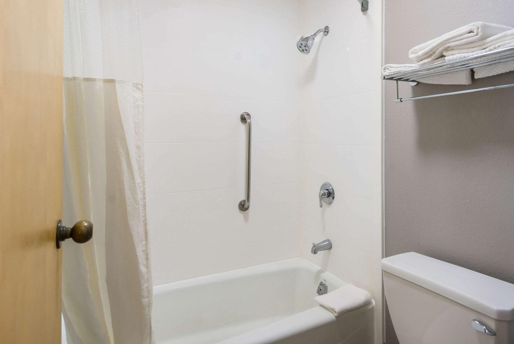 Quality Inn إمبوريا المظهر الخارجي الصورة