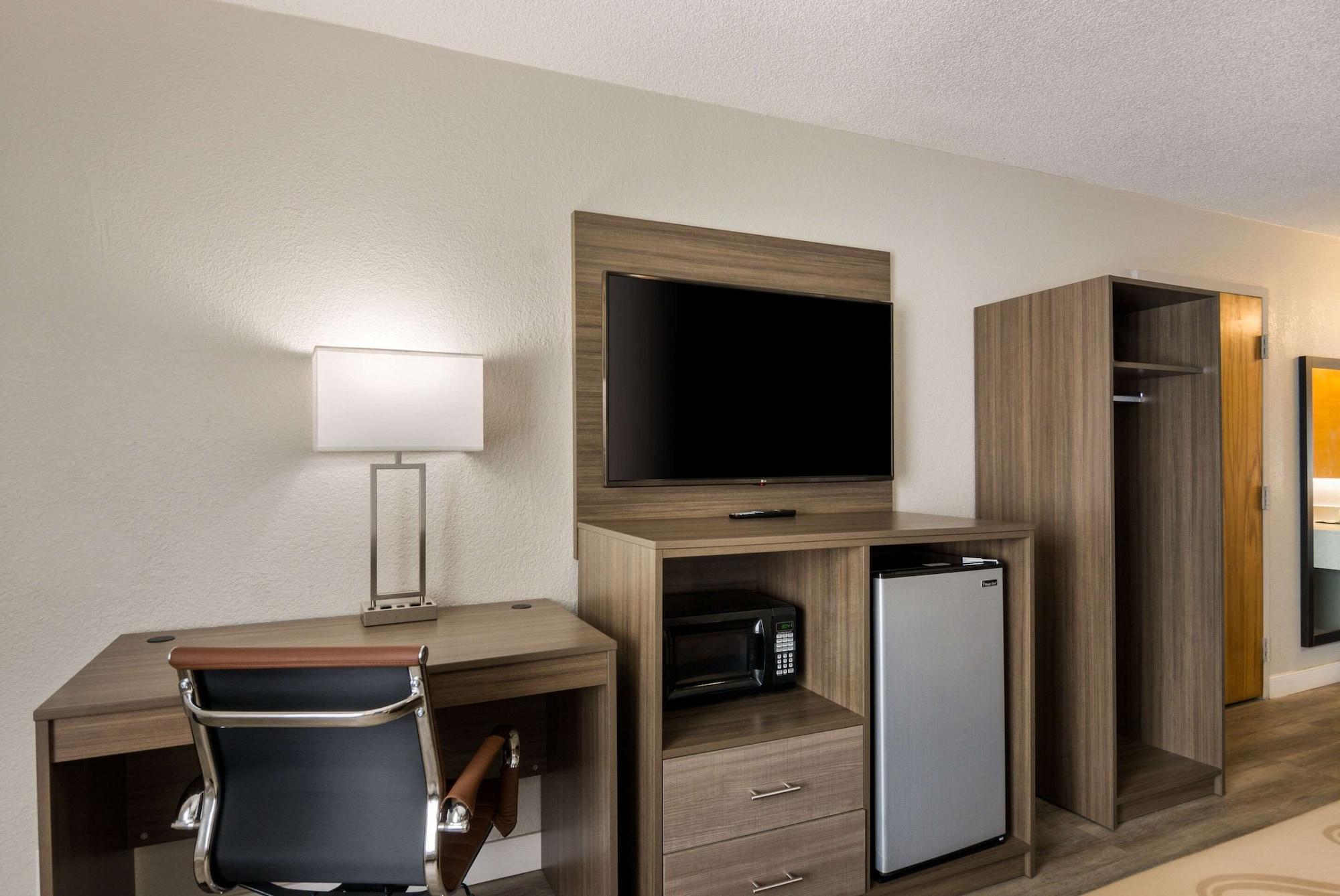 Quality Inn إمبوريا المظهر الخارجي الصورة